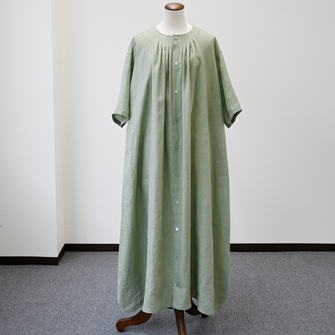 赤いロングジャケット