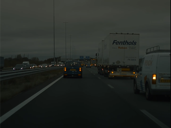 Tesla dashcam opname bij schemer
