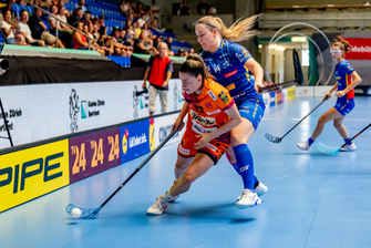 Annina Faisst Unihockey Spielerin der Piranha Chur und Nationalteam Schweiz (Swissunihockey). EGO SPORTS WEAR Player/in ausgerüstet mit Hallenschuhen der Marke Li-Ning.
