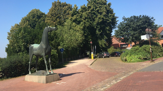 Wiehernder Hengst