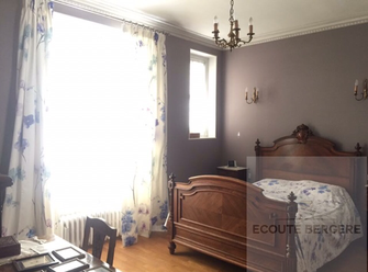 Rideaux, dessus de lit Ecoute Bergere X Designers Guilds orchidées mauves et bleues