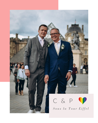Mariés posant devant le Louvre, mariage organisé et décoré par My Daydream Wedding, wedding planner et designer à Paris, Lille et Nantes