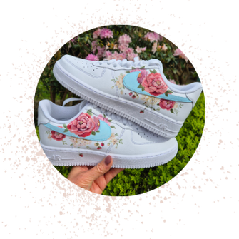 nikes met rozen voor romantische bruid