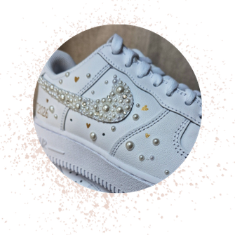 parels op bruidssneakers