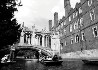 Punter, Seufzerbrücke, St. John's College, Cambridge, UK