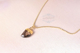 Zierliche Rauchquarz Kralle Halskette