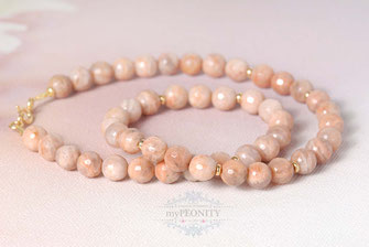 Nude Mondstein Halskette