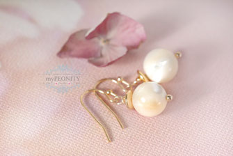 Everyday Perlmutt kurze Ohrringe