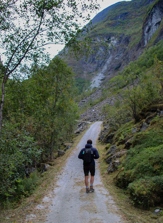 Wanderung zum Vettisfossen