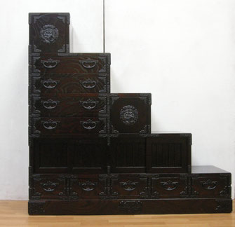 岩谷堂箪笥 (上下2段の上段)♦️別出品の下段と一緒の購入をお願いします♦️ 岩谷堂箪笥 階段箪笥 - 岩谷堂箪笥 お買い得通販 全国対応