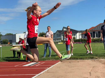 Flug Richtung 4 Meter: Luisa Schmidt