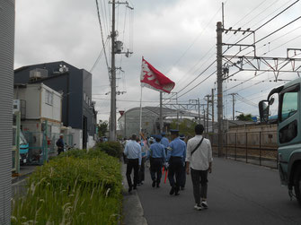 集会後、事故現場までの追悼デモが闘われた（6月8日、尼崎）