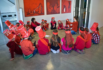 Kinder der VS Stein besuchten die Artothek NÖ in der Kunstmeile. © Artothek.