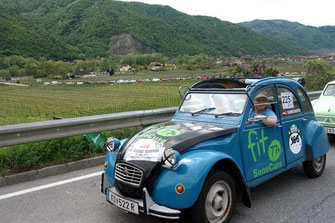 Franz Wallner, Bewohner des SeneCura Sozialzentrums Krems Haus Dr. Thorwesten und Co-Pilot, sowie Heimleiter Mag. Claus Dobritzhofer gaben beim Seiberer Bergpreis mächtig Gas. Foto: SeneCura.