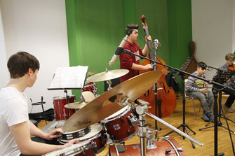 Jammen, Improvisieren und die Vorbereitung auf Uni und Leistungsabzeichen stehen auf dem Programm der Musikwoche „Rock & Jazz“ von 3. bis 6. August in der Musikschule Krems. © Musikschule Krems