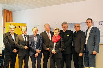 100. Sitzung des Kremser Gestaltungsbeirats mit dem früheren Baudirektor Dr. Wolfgang Krejs,Vizebgm Mag. Wolfgang Derler, Mag. Ernst Fuchs, Bgm. Dr. Reinhard Resch, DI Anne Mautner Baudirektor DI Reinhard Weitzer (von links).© Stadt Krems.