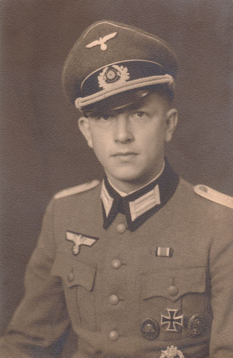 THE FRONT - Military History - Clemens as Second Lieutenant, May 1943