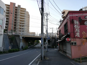 歩道　ジョナサン