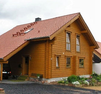 Wohnblockhaus mit Carport - Bauausführung Lerg Holzhaus - Hessen - Garage, Carport, Doppelgarage - Massivholzhaus - Ökologisch Bauen