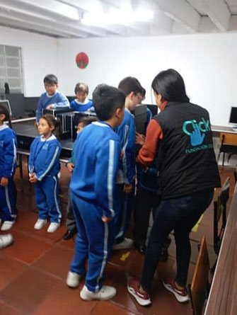 fundación Bogotá computadores donar 