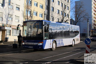 KH-V 435, Setra S415LE business, Hauptbahnhof in Mainz, 28.12.2023