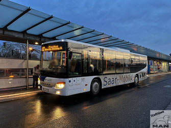 SB-LR 990, Setra S415LE business, ZOB in St. Wendel, 19.12.2022