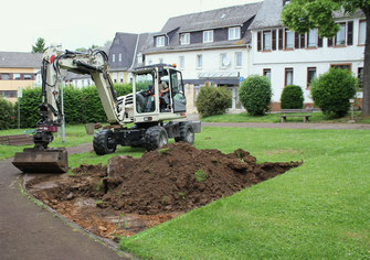 Baggerarbeiten am Spielplatz Neumarkt, Hadamar