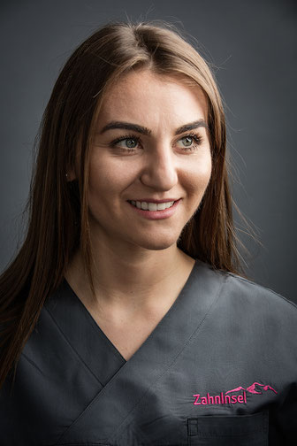 Prophylaxis assistant Valentina Miodragovic