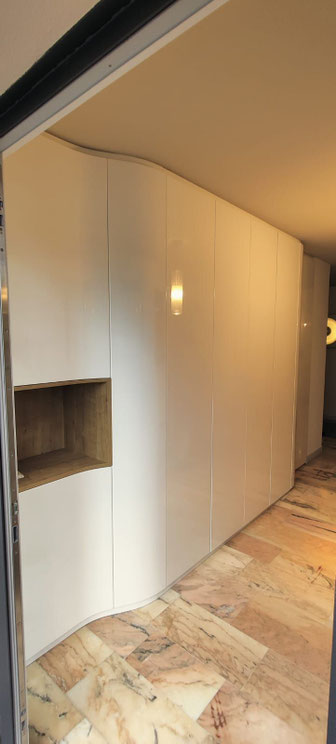 Façade d'agencement d'entrée en blanc haut brillant poli