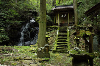 ①不動の滝(狐禅寺)の画像