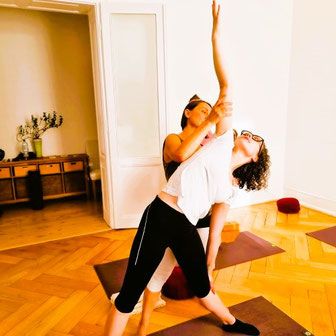 Yoga-Coaching gibt dir die perfekte Korrektur.