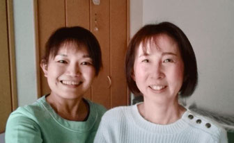 長年の頭痛に苦しんでいた内丸さん。福岡県豊前市から毎週大分県別府市の頭痛治療専門整体院まで治療に通い、辛い頭痛が治りました。眉間にシワが寄ることもなく、素敵な笑顔の毎日の写真です。同じ様に頭痛でツラい思いをされている方は大分別府 頭痛専門ここまろ調整院へご連絡ください。偏頭痛（片頭痛）、筋緊張型頭痛（肩こり頭痛）、群発頭痛、自律神経のバランス乱れ頭痛など病院では治らない頭痛改善できます。