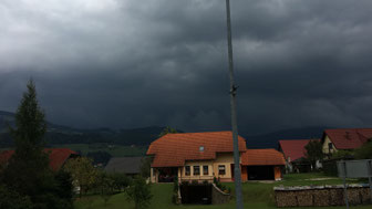Der Wolkenbruch naht. Ich ignorierte es. Das hätte ich nicht machen sollen.