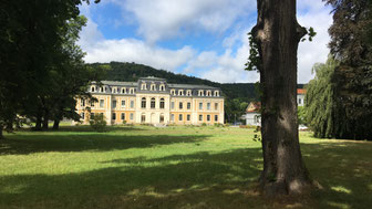 Großes Palais mit Englischem Garten