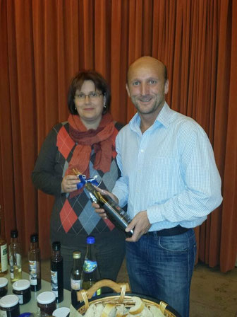 Holundervortrag im April 2014 beim Frauenbund in Eggenfelden mit der Vorsitzenden Frau Andrea Malota.