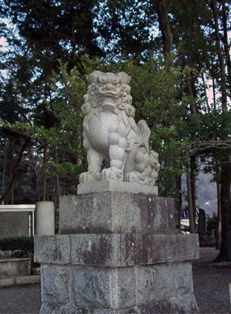 山梨縣護國神社 狛犬