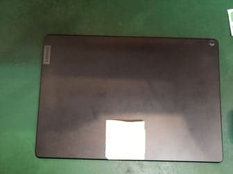 Lenovo Tab5バックパネル取り外し