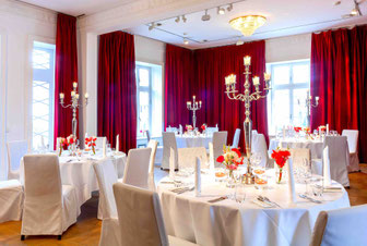 Villa "Theater im Zimmer" für Veranstaltungen und Kultur, Familien-Unternehmen, Hamburger Institution, Exklusive Events, modernste Technik, Live Broadcasting, TV-Studio, Multimedia Projektionen, Kunst, Konzerte, Theater, Dinner, Weihnachtsfeiern, Tagungen