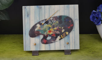 plaque-funeraire-artis-funeraire-stratographiee-palette-peinture-pinceau