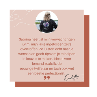 spijkerjasje voor bruid met bloemen en tekst