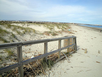 <a href="https://www.flickr.com/photos/lindacastaneda/4453725974" title="playa de la Torre Derribada by Linda Castañeda, on Flickr"><img src="https://farm5.staticflickr.com/4006/4453725974_bce435d561.jpg" width="500" height="375" alt="playa de la Torre De