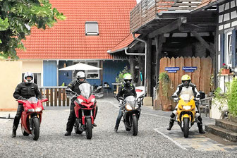 Biker willkommen - hier gibt es die besten Tipps für Motorrad-Touren und Fahrradtouren