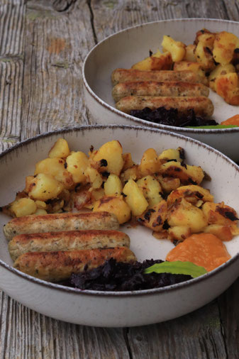 Erdäpfelgröstel mit Blaukraut