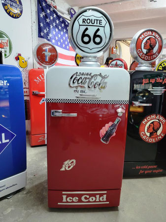 Retro Frigder aus den USA mit viel Chrome