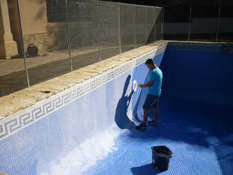 Reparing a pool in Javea