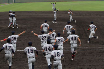 昨年春季を制した硬式野球部は後藤昇新監督の下、常勝軍団を目指す