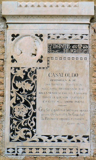 Lapide del 1921 dedicata a Dante Alighieri posta sulla facciata della torre di Casaloldo (foto di Massimo Telò)