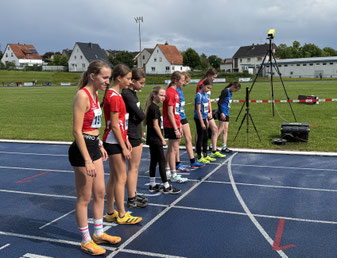 Lief zur PB: Charlotte Buchenau (vorn)