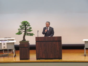 寺田会長のあいさつの様子