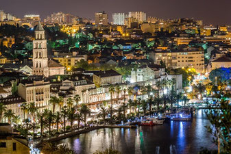 Bild - Stadt Split in der Abenddämmerung